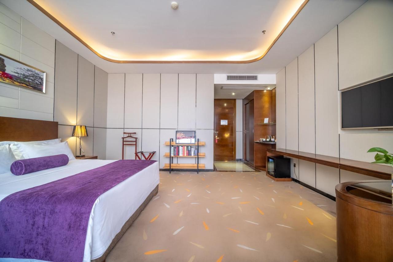 Relteem Hotel Zhongshan  Exterior photo