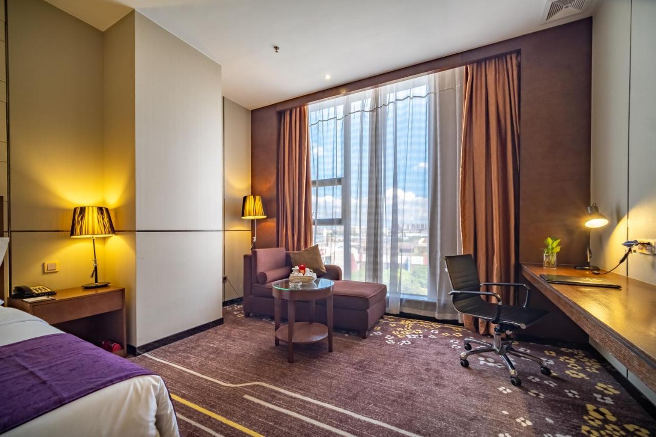 Relteem Hotel Zhongshan  Exterior photo