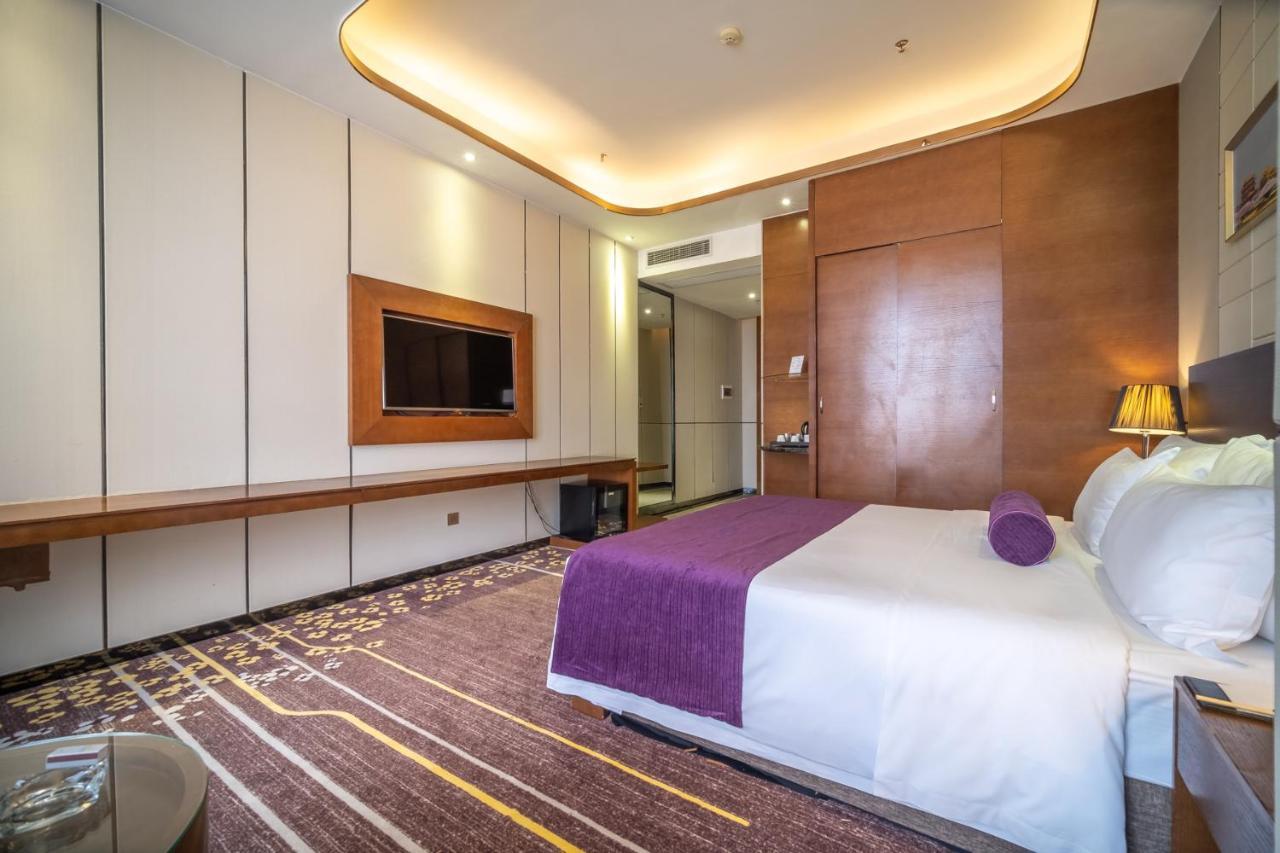 Relteem Hotel Zhongshan  Exterior photo